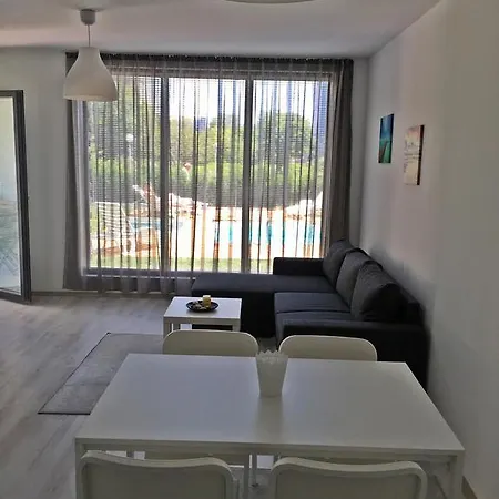 Appartement With Pool View In Saints Constantine And Helena Varna