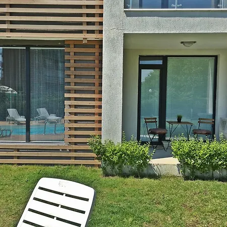 Appartement With Pool View In Saints Constantine And Helena *