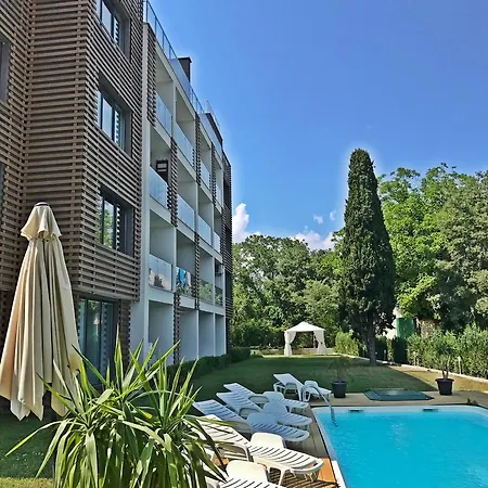 Appartement With Pool View In Saints Constantine And Helena *